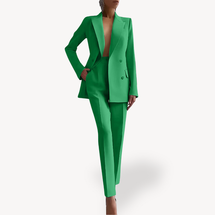 Modieuze damesblazer uit de set, perfect voor formele gelegenheden of kantooroutfits.