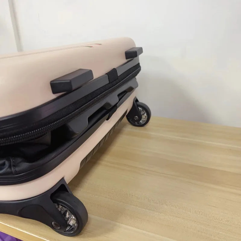 Compacte vouwkoffer Porto (hardcase), ideaal voor kleine ruimtes thuis; slimme opbergoplossing.