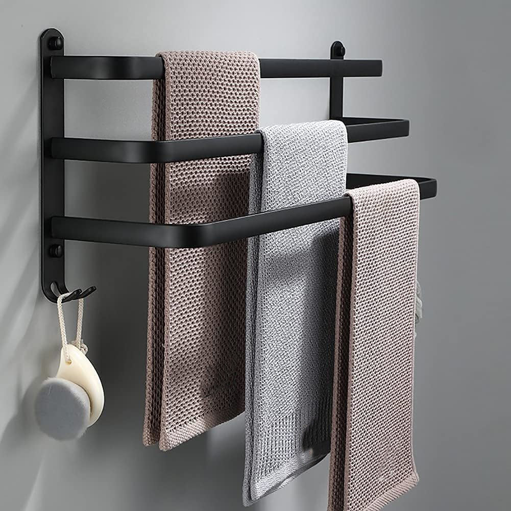 Ruimtebesparende badkamer rek voor handdoeken en accessoires, zilver aluminium.