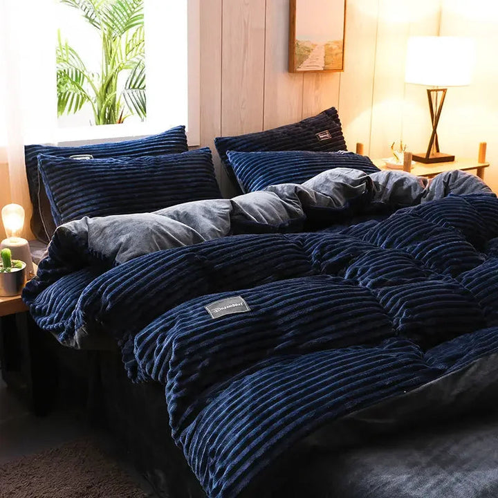 Tweepersoons fleece dekbedovertrek van warm fluweel. Luxe beddengoed voor wintercomfort.
