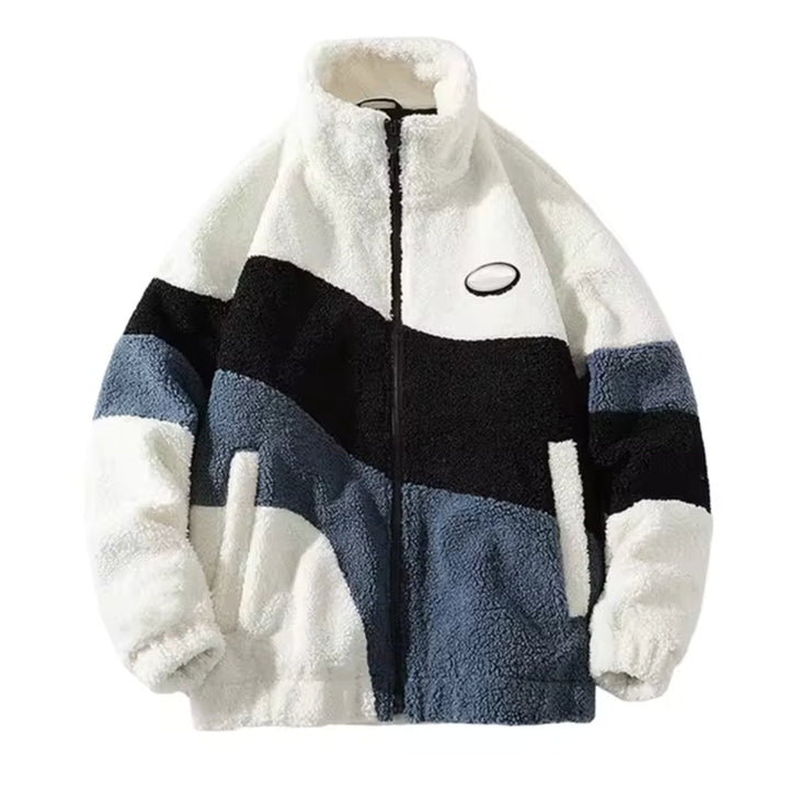 Man draagt comfortabel warm herenvest met ritssluiting en hoge kraag, essentieel voor dagelijks comfort.