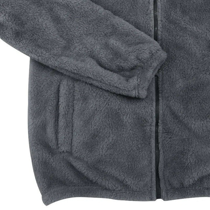Marineblauw heren capuchonvest, warm en comfortabel ritsvest voor winterse buitenactiviteiten.