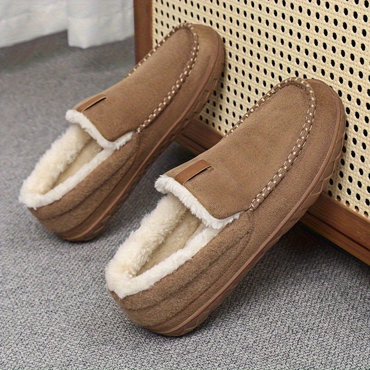 Warme heren loafers pantoffels voor comfort thuis, ideaal als binnenschoenen.