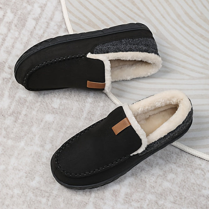 Zachte, warme heren pantoffels, perfecte binnenschoenen voor de koude dagen.