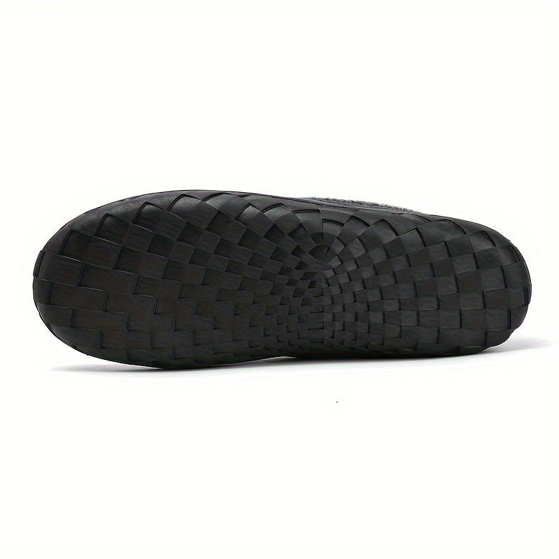 Detail van zachte voering in warme heren loafers pantoffels, voor optimaal comfort.
