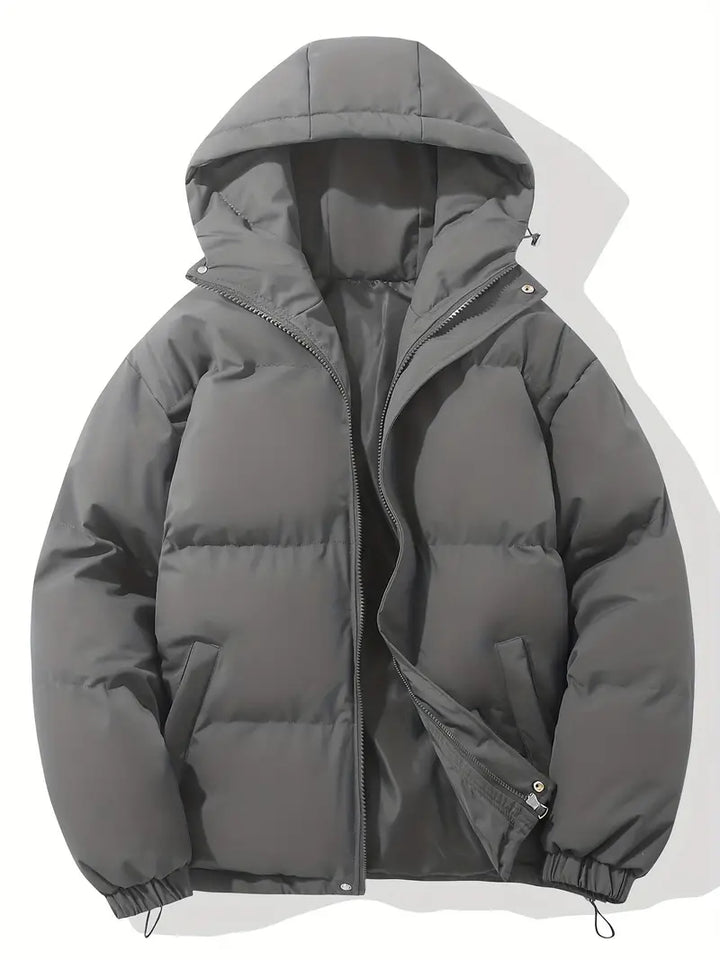 "Warme winterjas voor heren met capuchon, klassiek design en duurzame materialen voor ultieme stijl en comfort."