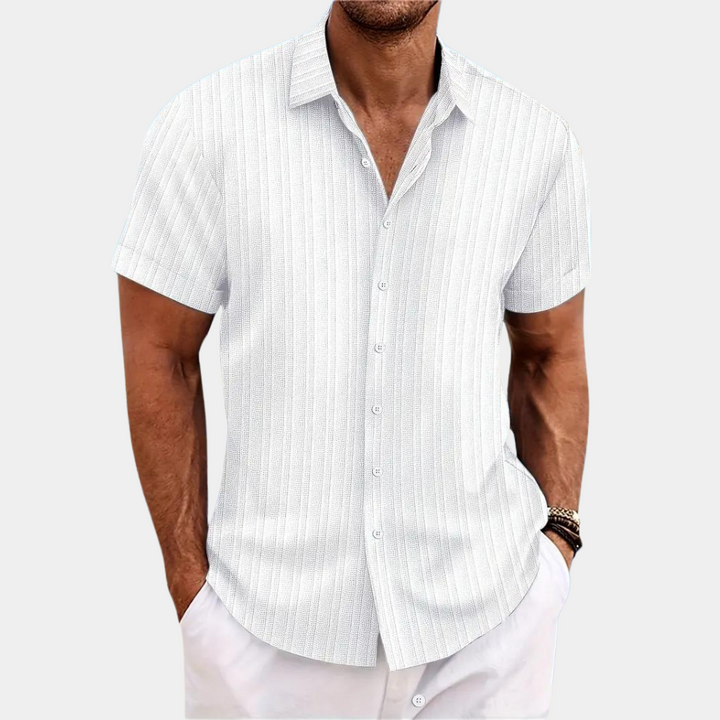 "Wit zomer overhemd heren, korte mouw, ademend materiaal, comfortabel, stijlvol, voor casual en formele gelegenheden."