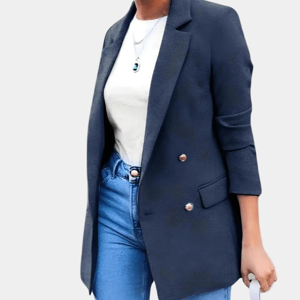 Klassieke dames blazer met gouden knopen en getailleerde snit, een tijdloos jasje voor elke gelegenheid.
