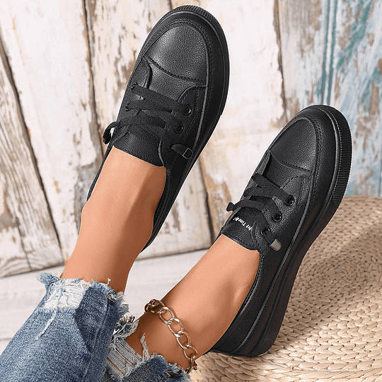 Beige dames schoenen, lage model, comfortabel met ergonomische zool en voetboog ondersteuning.