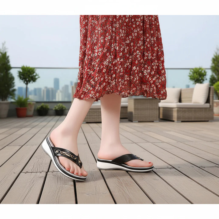 Lichtgewicht dames zomerschoenen: comfortabele orthopedische slippers met zachte zool.