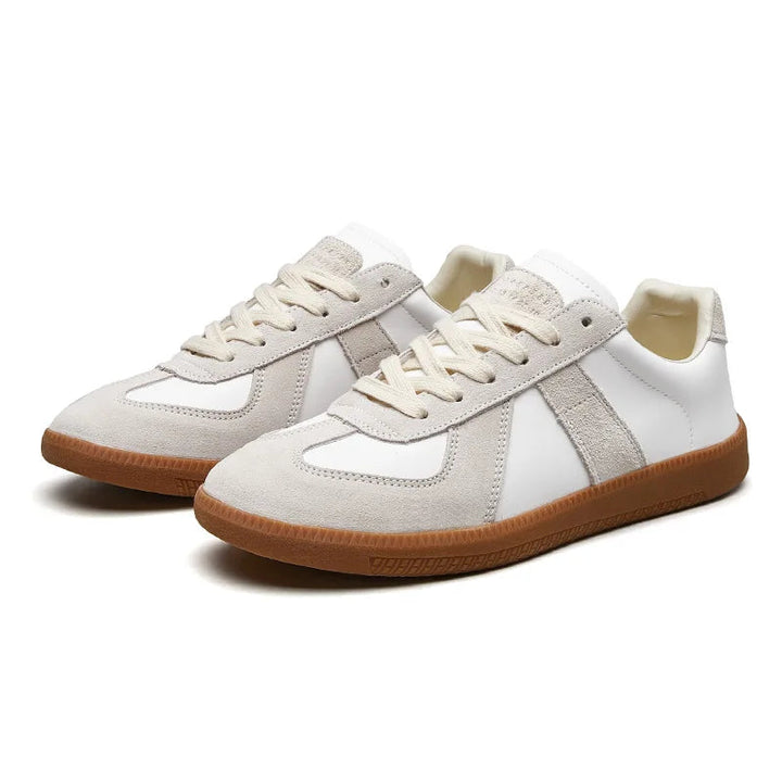 Stijlvolle retro dames sneakers, dikke zool voor optimaal comfort en dagelijkse mode.