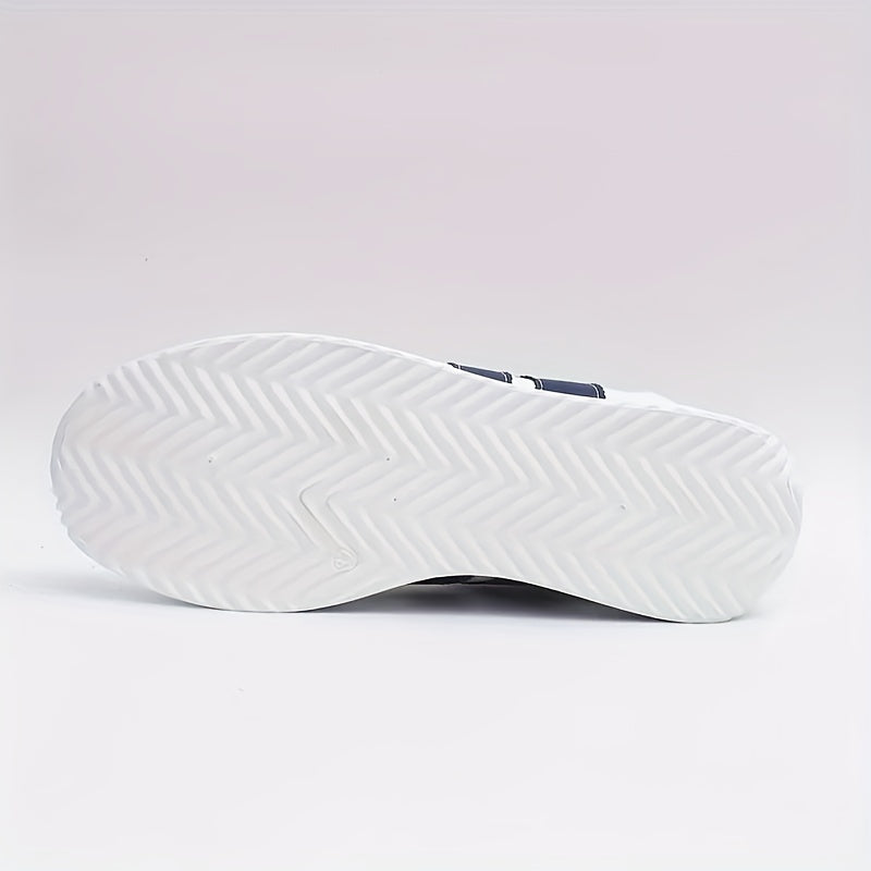 Moderne dames sneakers met veters en gestructureerde zool voor duurzaamheid en comfort.