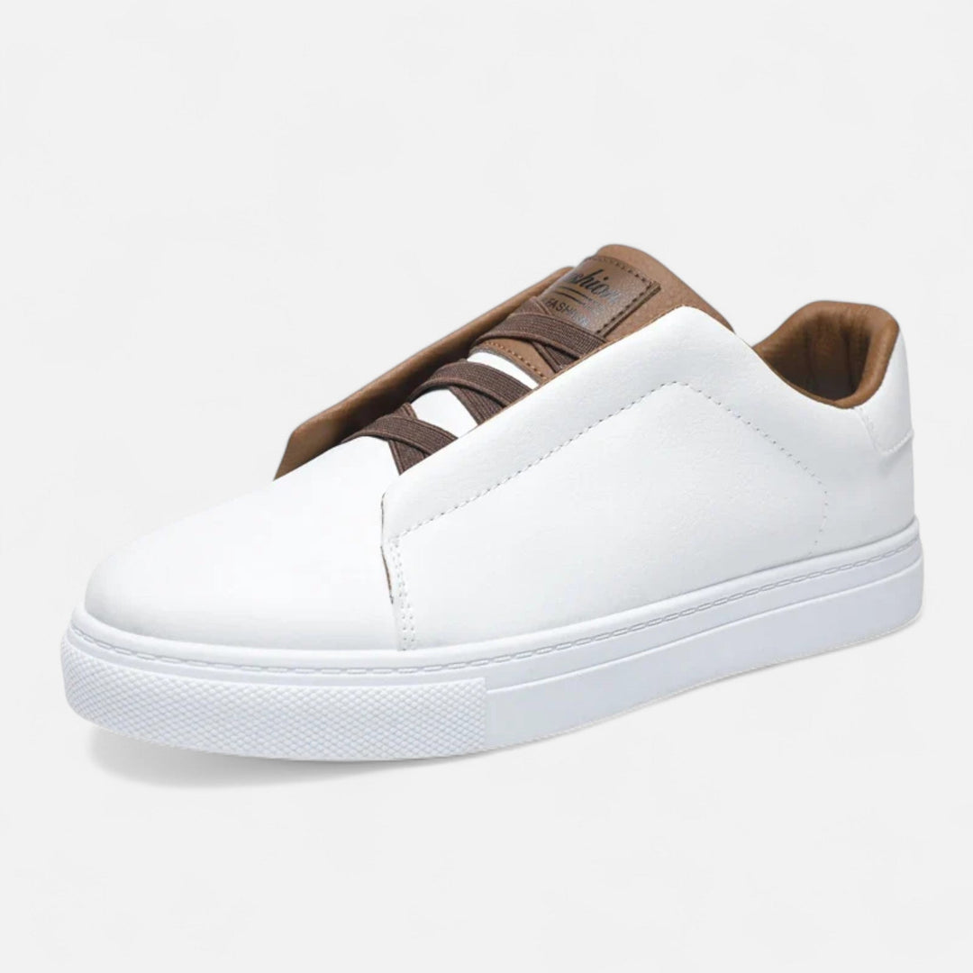 Elegante marineblauwe heren slip-on schoenen Noah, stijlvol en comfortabel voor alle gelegenheden.