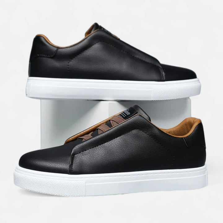 Zwarte heren casual slip-on sneakers Noah, combineert stijl met ultiem comfort.