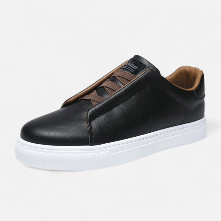 Heren sneakers Noah, slip-on model in frisse witte kleur, ademend en comfortabel.