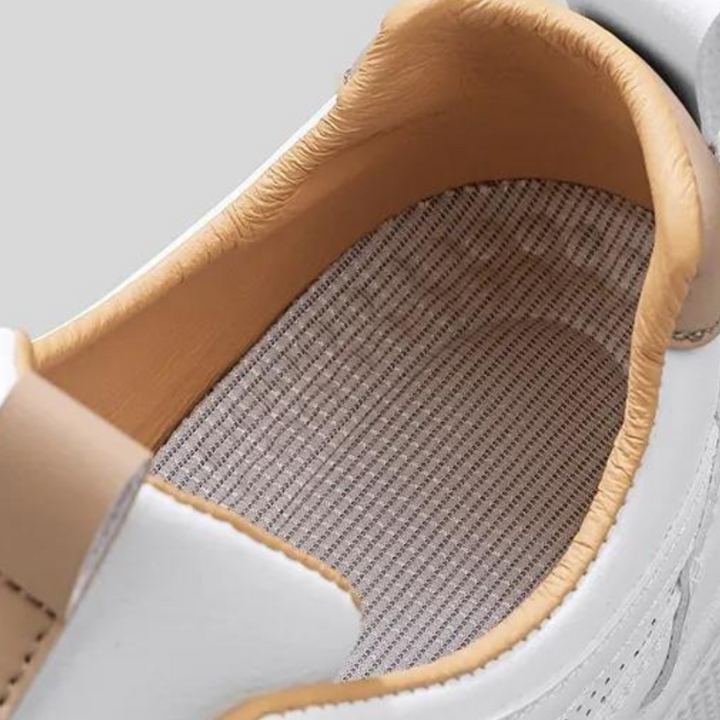 Stijlvolle lichtgewicht heren sneakers in wit/kaki, comfortabel voor casual dagelijks gebruik en diverse vrije tijdsactiviteiten.