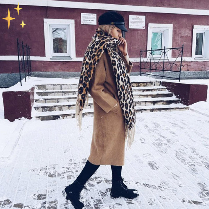 Warme en zachte XL wollen dames sjaal met trendy luipaardprint, ideaal voor elke outfit.