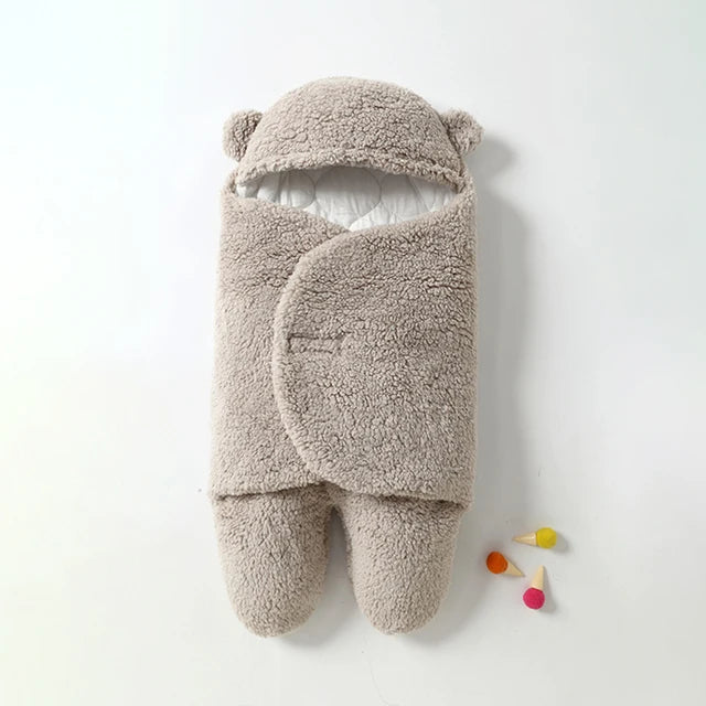 Heerlijk zachte en warme baby wikkeldeken, perfect voor knuffelmomenten, dutjes en lange nachten.