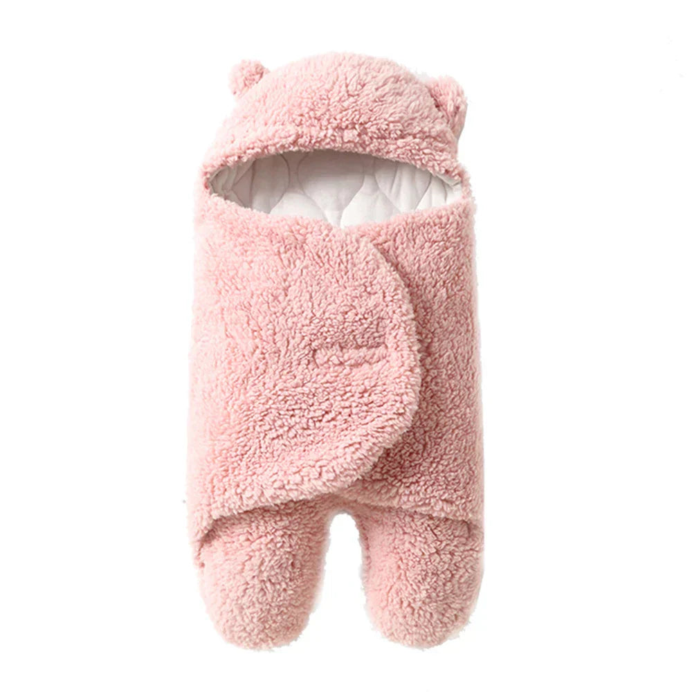 Veilige babyslaapzak wikkeldeken houdt baby warm en geborgen, voor rustige nachten en zoete dromen.