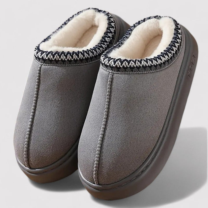 Zachte unisex pantoffels met ultiem comfort en tijdloze stijl, ideaal als relaxschoenen voor thuis.
