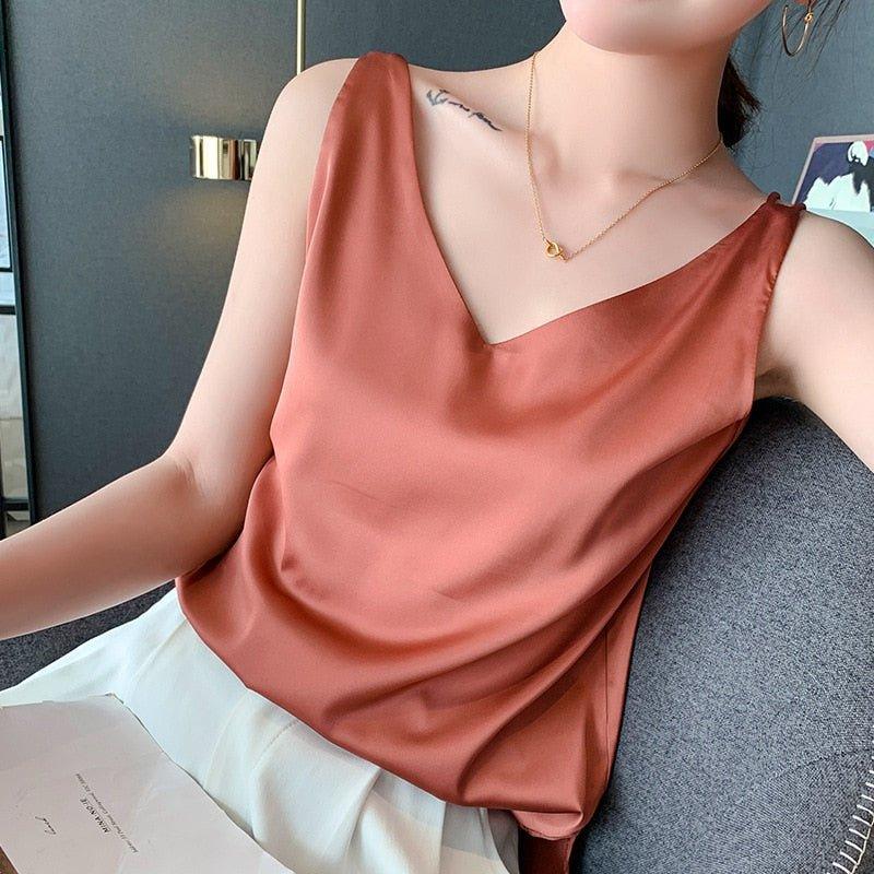 "Zijden tanktop voor vrouwen, elegant en verfijnd, zijdezachte stof met een luxe uitstraling, ideaal voor elke gelegenheid."