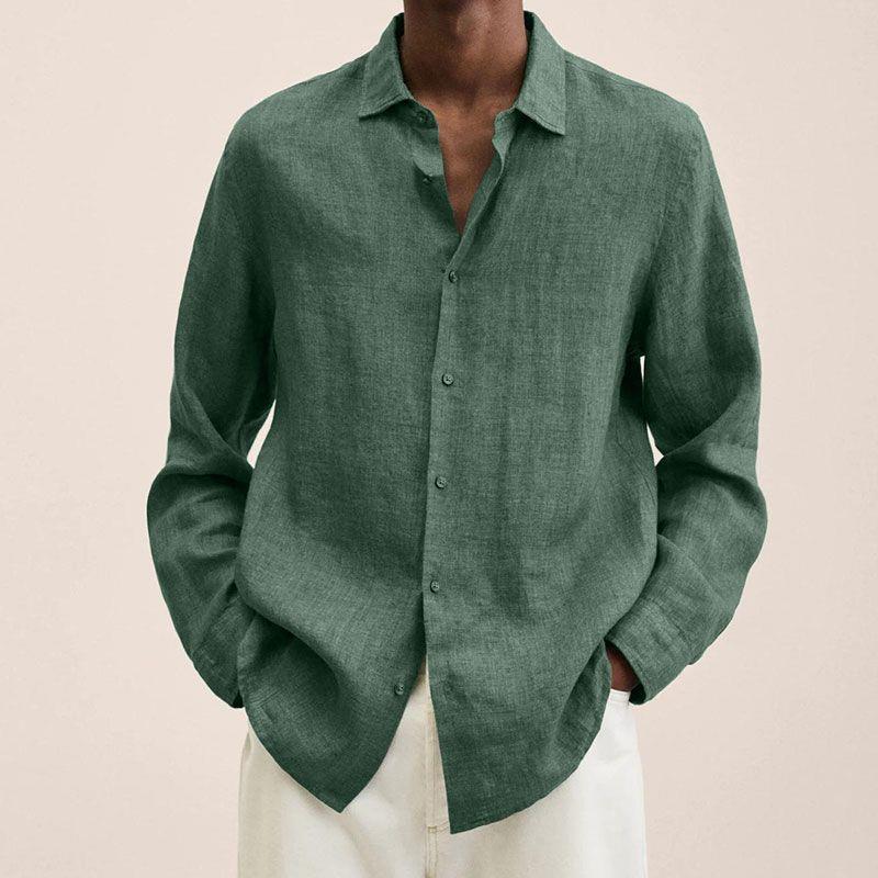 Achteraanzicht van het comfortabele herenoverhemd met relaxte pasvorm, ideaal voor een casual stijl.