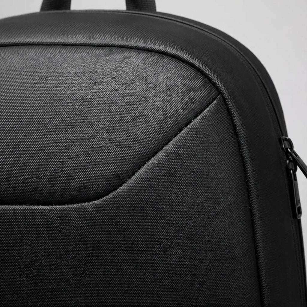Waterdichte, uitbreidbare zwarte zakelijke rugzak, ideaal voor laptops en veilige reizen.