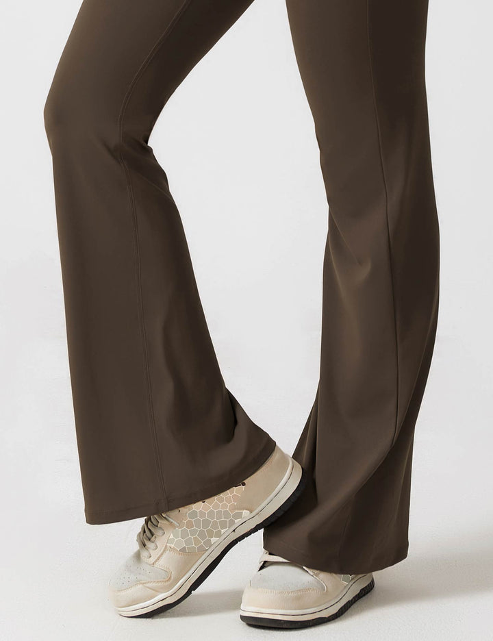 Olijfgroene shaping jumpsuit dames, comfortabel en stijlvol, met flared broek.