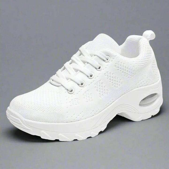 Zwarte dames werkschoenen met antislip zool en optimale voetondersteuning, ideaal voor horeca en zorgpersoneel.