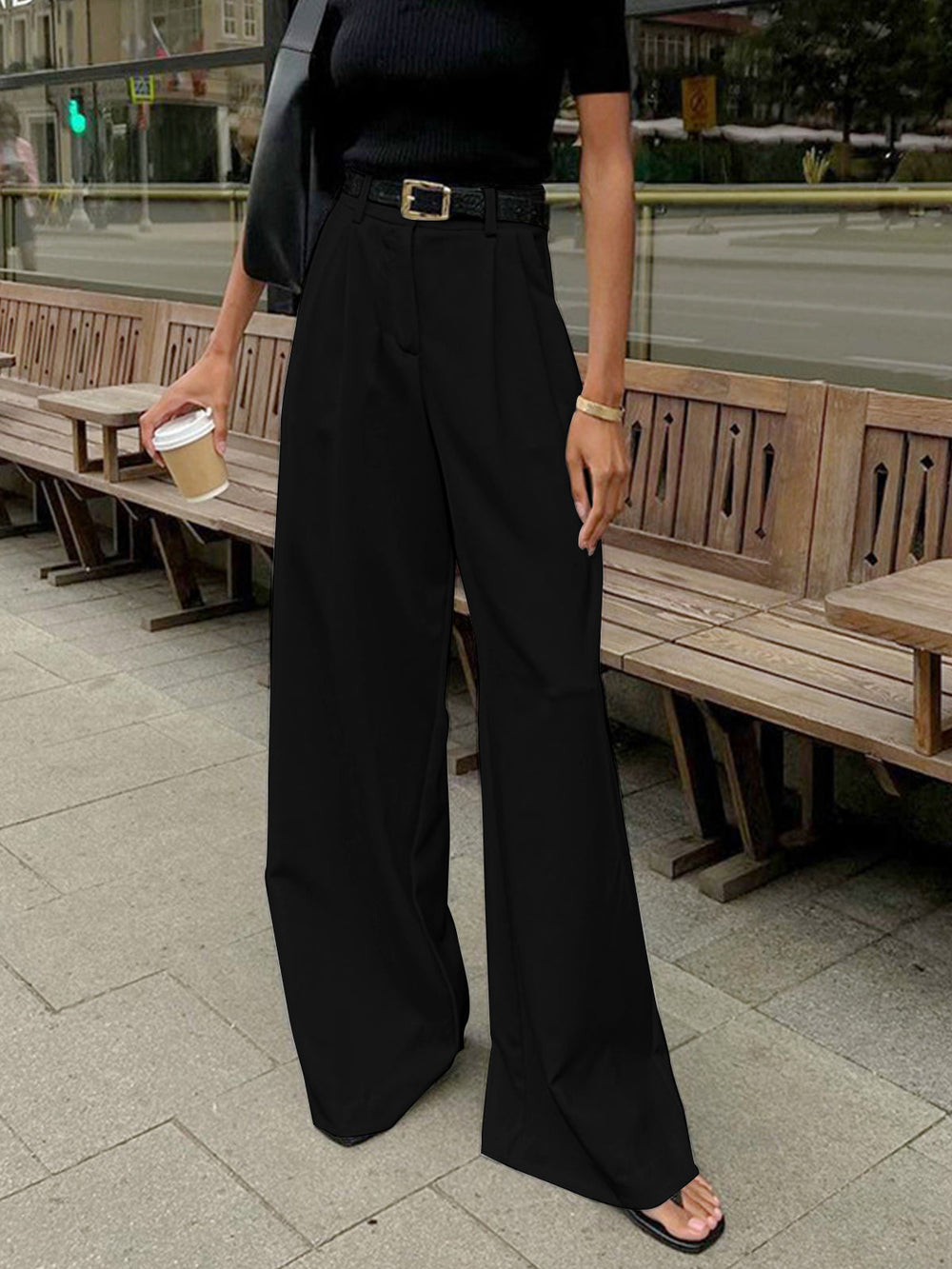 Witte comfortabele wide leg broek voor dames met hoge taille, ideaal voor een tijdloze stijl.