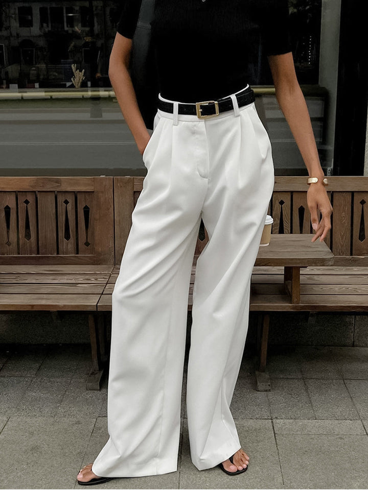 Tijdloze elegante wide leg damesbroek met hoge taille, geschikt voor diverse gelegenheden.