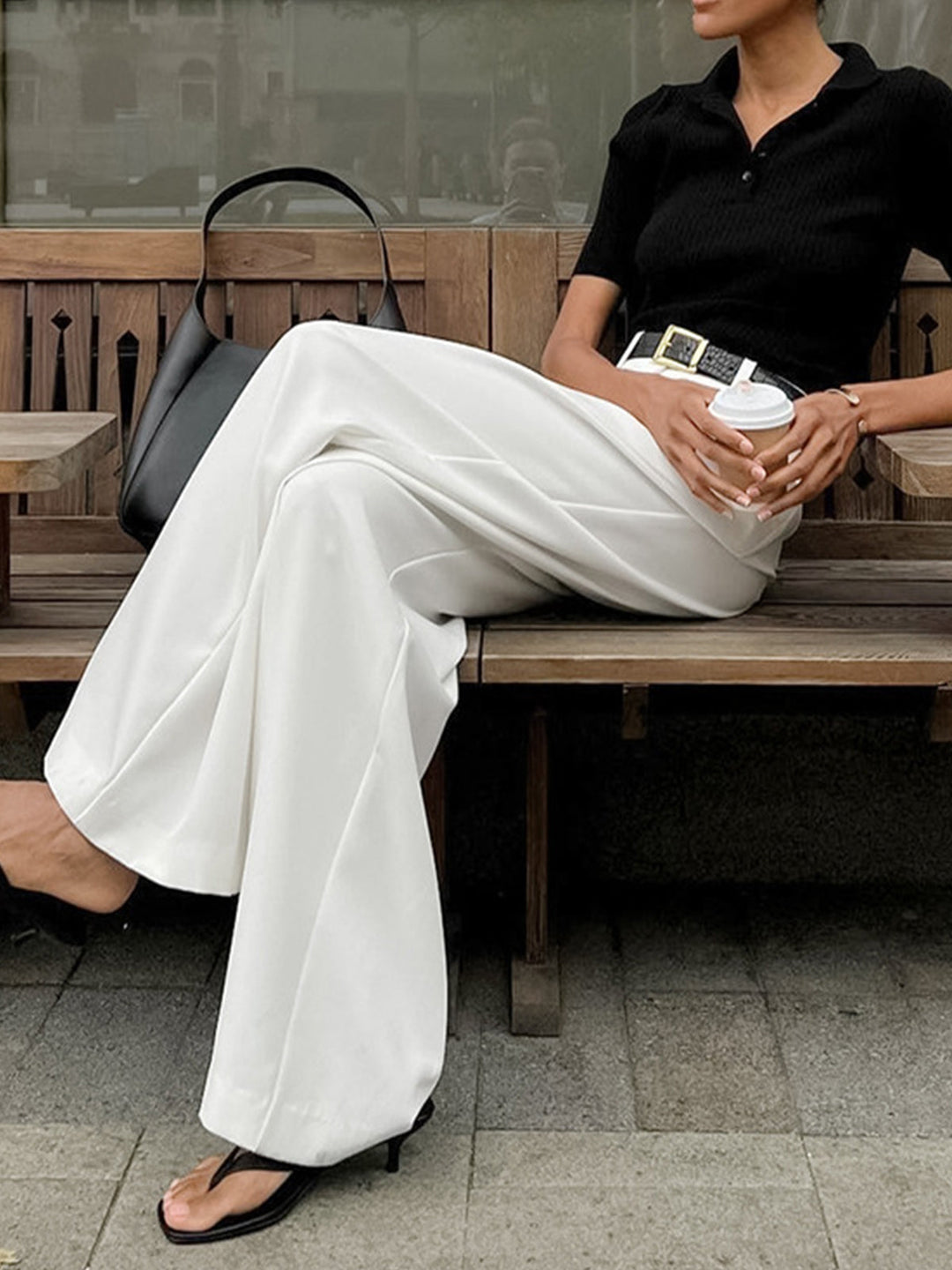 Zakelijke en casual wide leg damesbroek met hoge taille, veelzijdig en stijlvol.