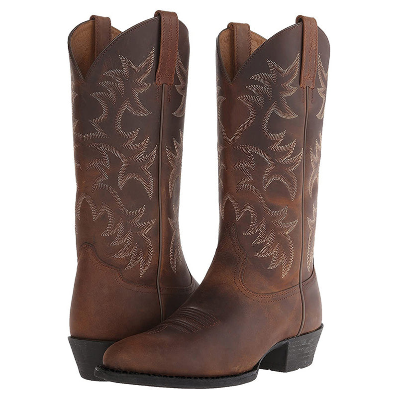 De achterkant van heren cowboylaarzen, die de schacht en details toont.