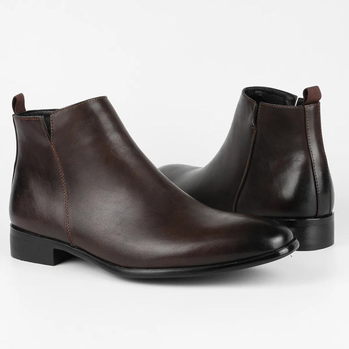 Stijlvolle zwarte chelsea ritslaarzen voor heren, perfect voor de herfst- en wintercollectie.