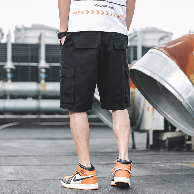 Stijlvolle heren cargoshort in urban stijl, perfect voor dagelijks gebruik en zomerse avonturen.