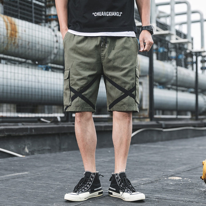 Comfortabele zwarte heren urban cargoshort, ontworpen voor actieve en casual zomerdagen.
