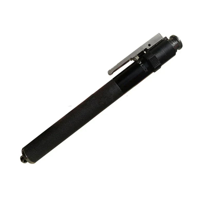 Zwarte inklapbare wandelstok met ergonomische handgreep en stevig aluminium ontwerp voor stabiele ondersteuning.