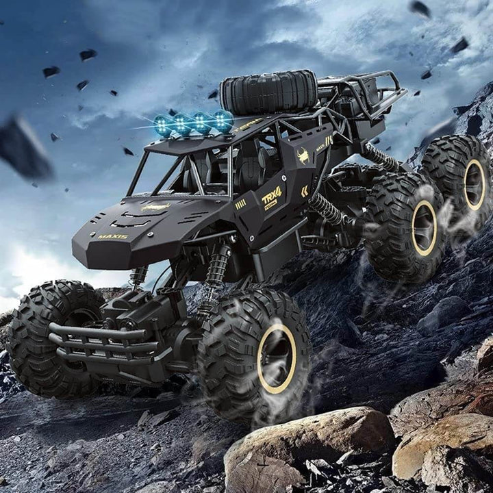 Gedetailleerde foto van de RC monster truck 6x6, ideaal outdoor speelgoed met 2.4GHz besturing.