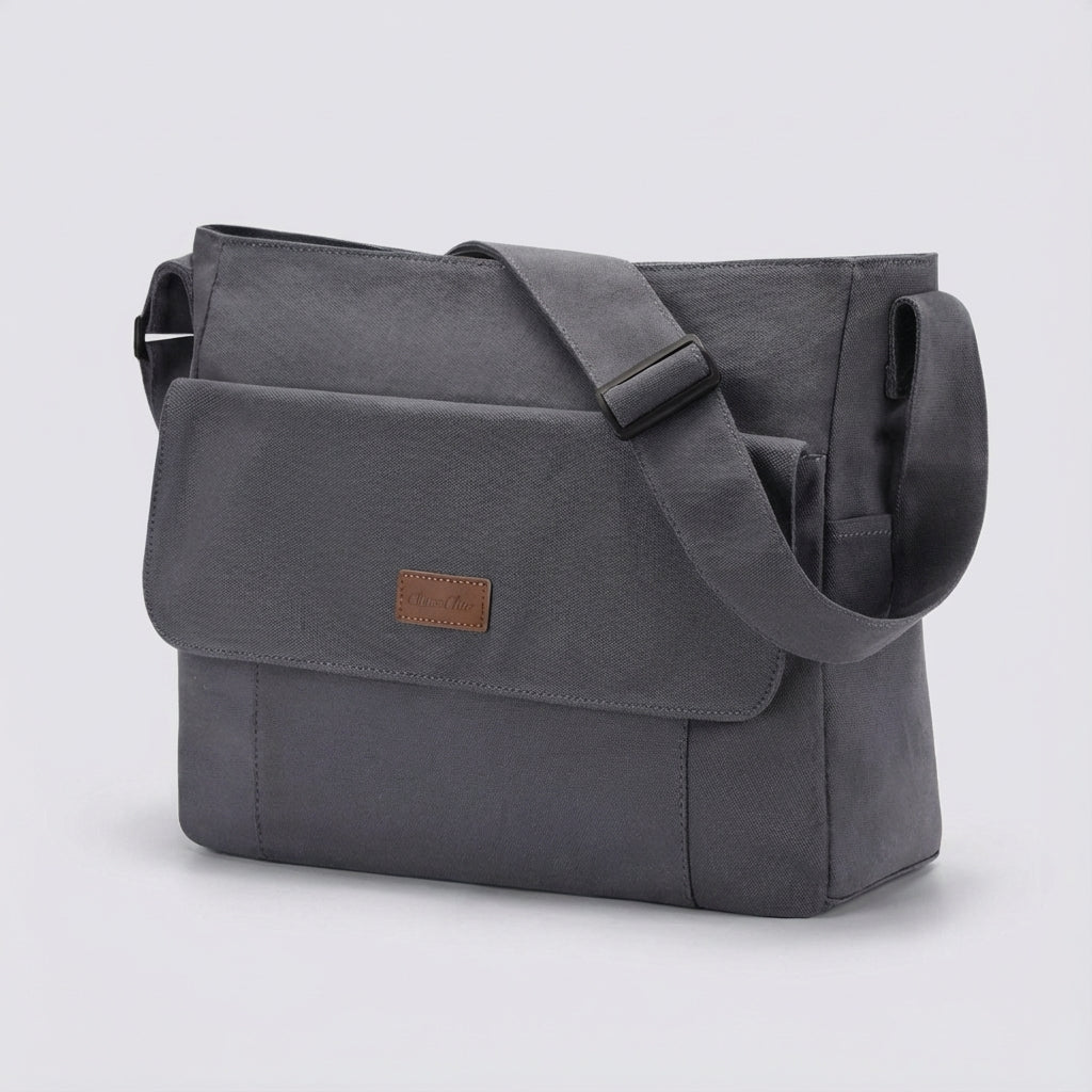 Detail van de Satchelix laptoptas, toont de hoge kwaliteit en het praktische design voor 15.6 inch laptops.