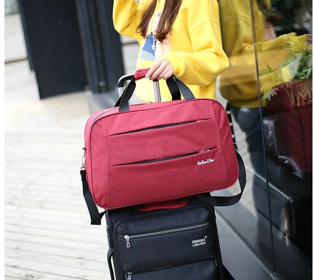Compacte waterafstotende reistas voor vliegreizen. Comfortabele en duurzame handbagage.
