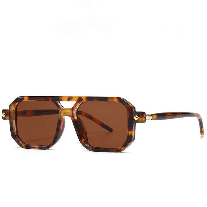 Oranje retro vierkante zonnebril voor dames en heren, met blauwlichtfilter. Trendy mode accessoire.