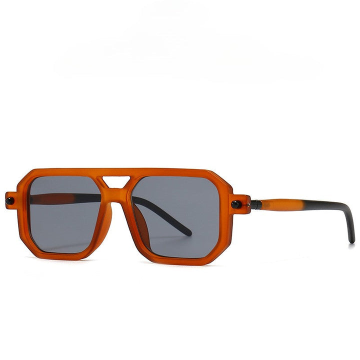 Stijlvolle vierkante zonnebril met retro design en blauwlichtfilter. Unisex model voor oogbescherming.