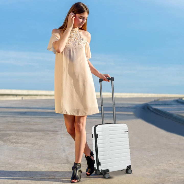 Reisaccessoire: uitbreidbare koffer met harde buitenkant en veilig TSA-slot.