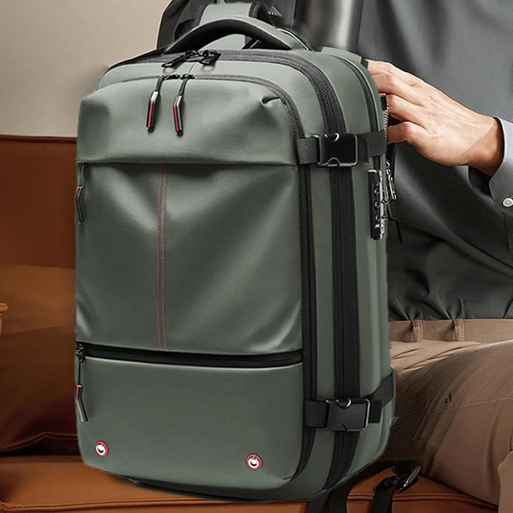 Waterdichte 60L reisrugzak met vacuümfunctie en beschermd laptopvak; ideaal voor pendelaars en avonturiers.