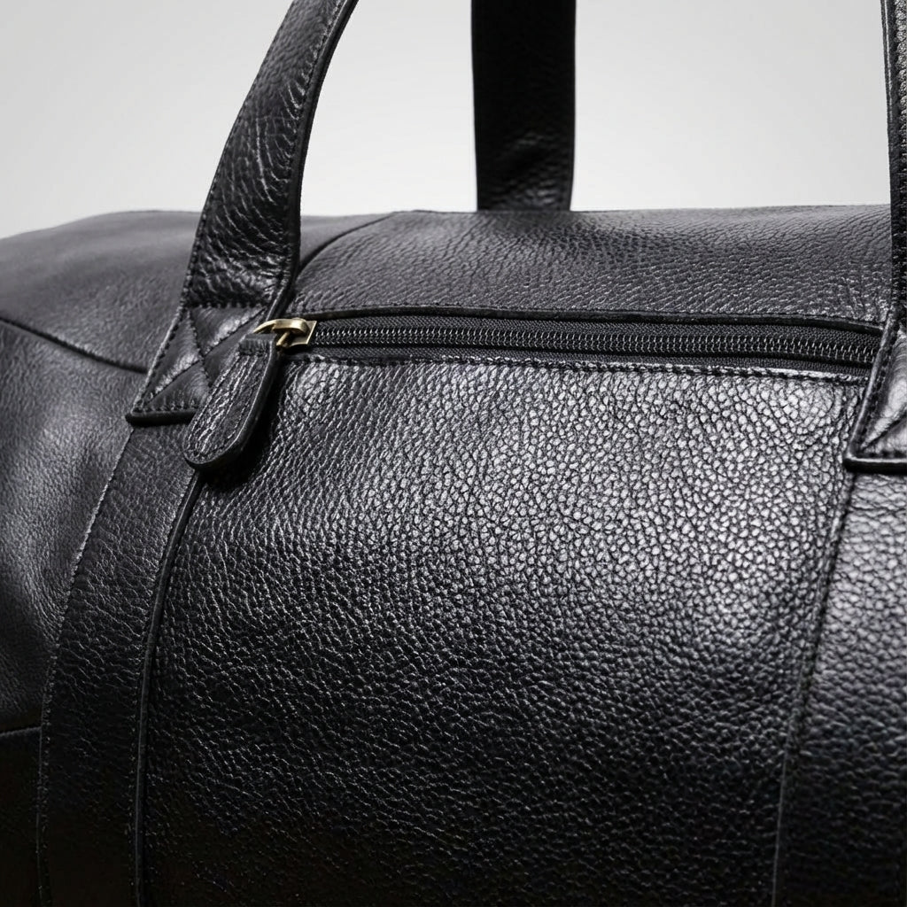Ruime unisex weekendtas van Gripwell, perfect als duffelbag voor reizen, met stevige schouderband.