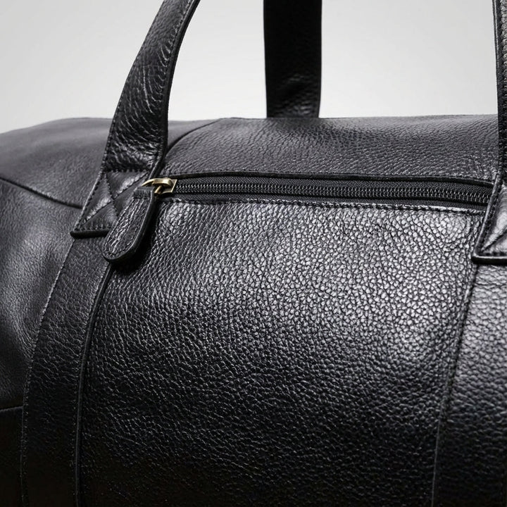 Ruime unisex weekendtas van Gripwell, perfect als duffelbag voor reizen, met stevige schouderband.
