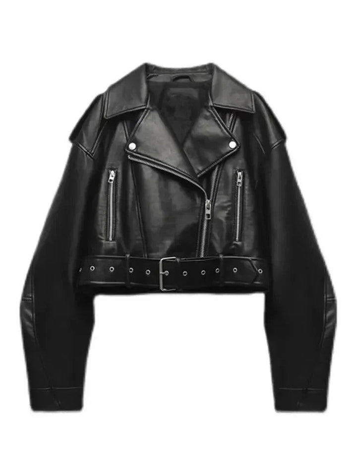 "Zwarte vintage cropped damesjas met riempje, retro flair, trendy design, gemaakt van duurzame materialen."