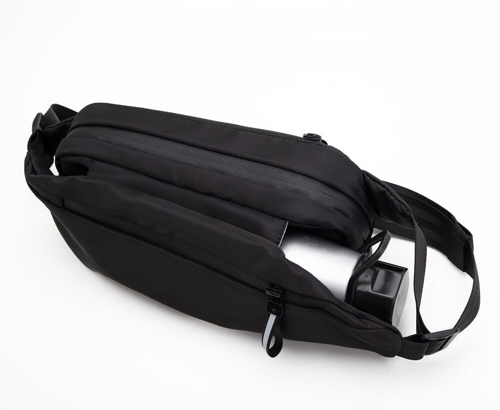 Unisex waterdichte heuptas voor sport, reizen en wandelen, comfortabel en praktisch design.